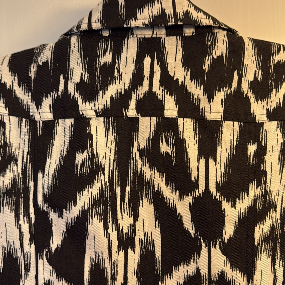 Christopher & Banks Black and White Blazer with Abstract Print - Picture 6 of 7